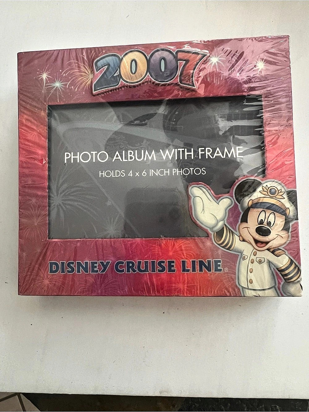 Disney 2007 Disney Cruise Line Photo Album with Frame Red NWT Photo Album